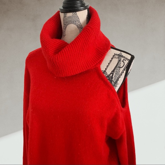 GUESS bold red turtleneck sweater - Picture 6 of 8